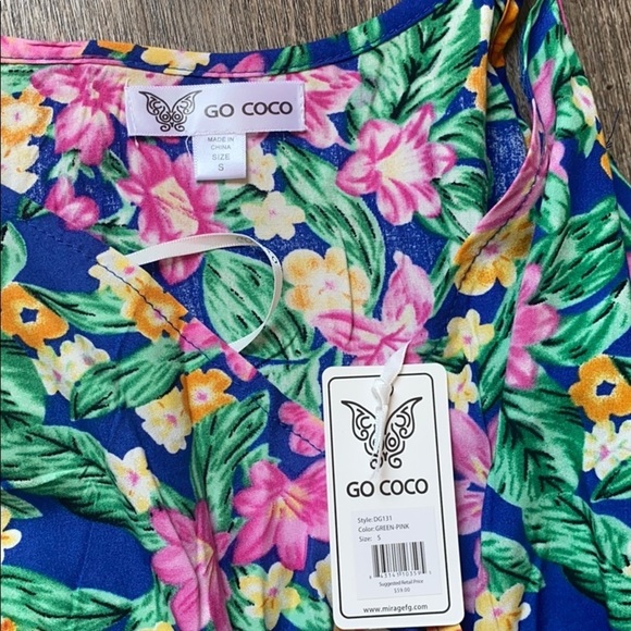 NWT GO COCO Small Hawaii Floral Vneck Jumpsuit - Picture 10 of 13